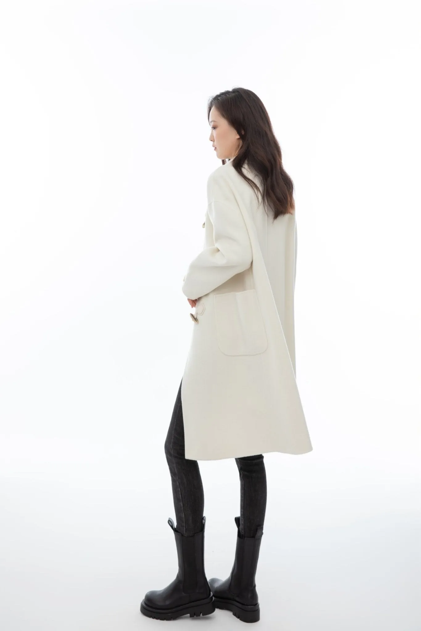 Cozy White Double Wool Overcoats with Horn Button