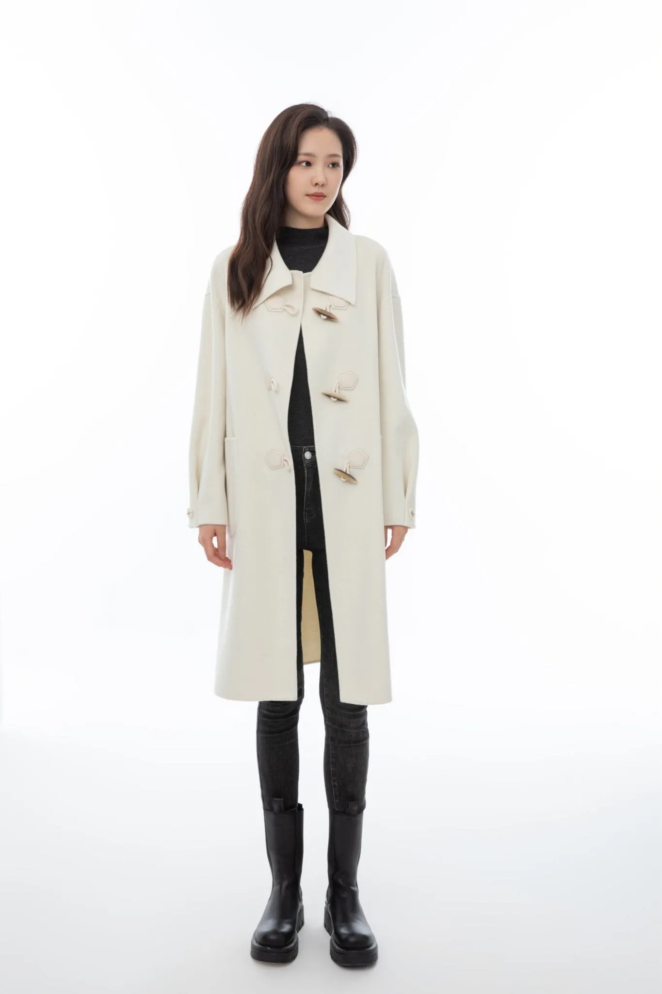 Cozy White Double Wool Overcoats with Horn Button