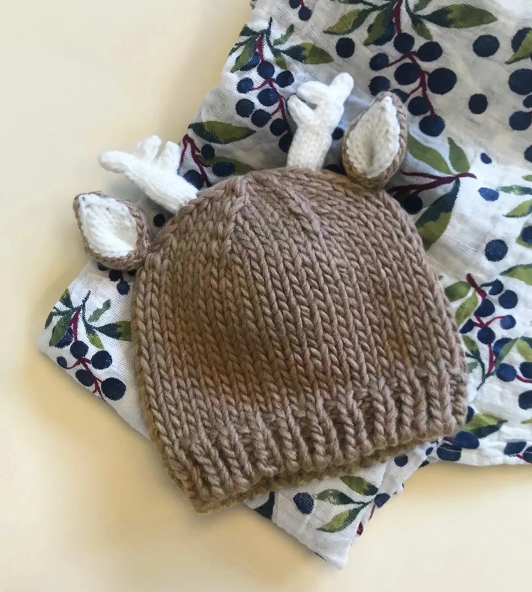 Kid's Hartley Deer Knit Hat,  Tan