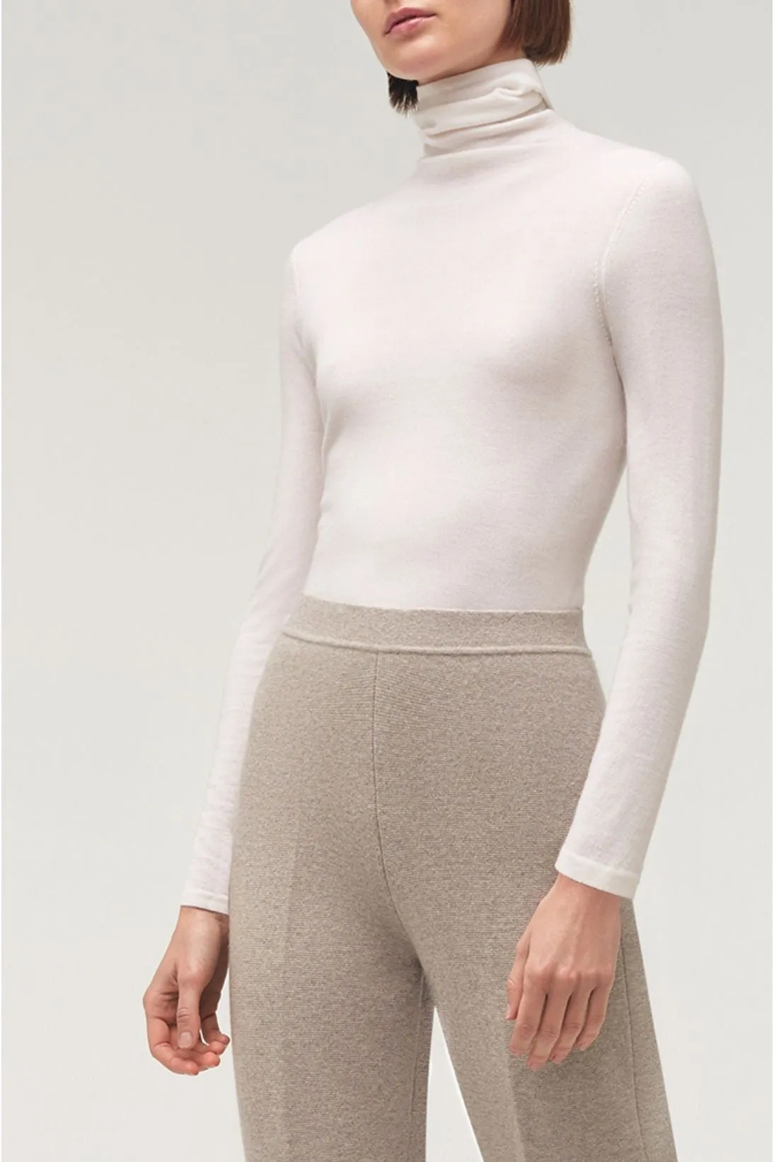 SUPERFINE CASHMERE TURTLENECK